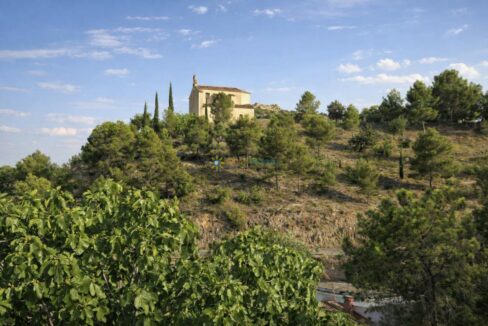 Atardecer en la colina con iglesia(2)