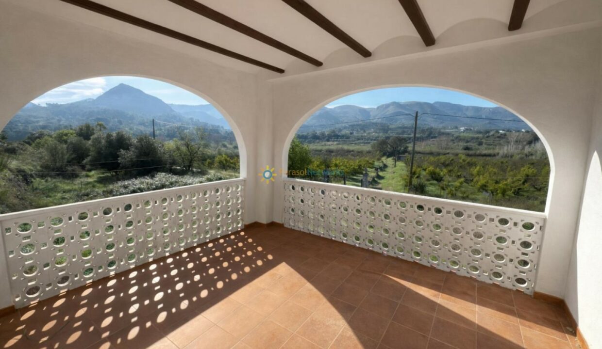 Balcón con vistas a la montaña