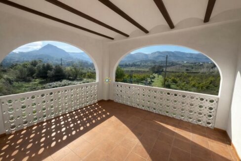 Balcón con vistas a la montaña