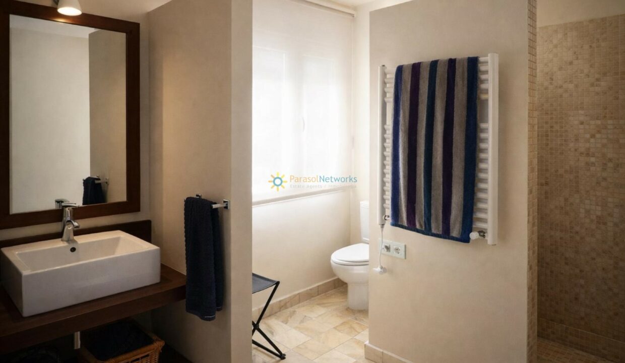 Baño moderno con detalles elegantes