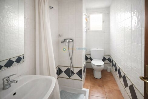 Baño moderno y luminoso(1)