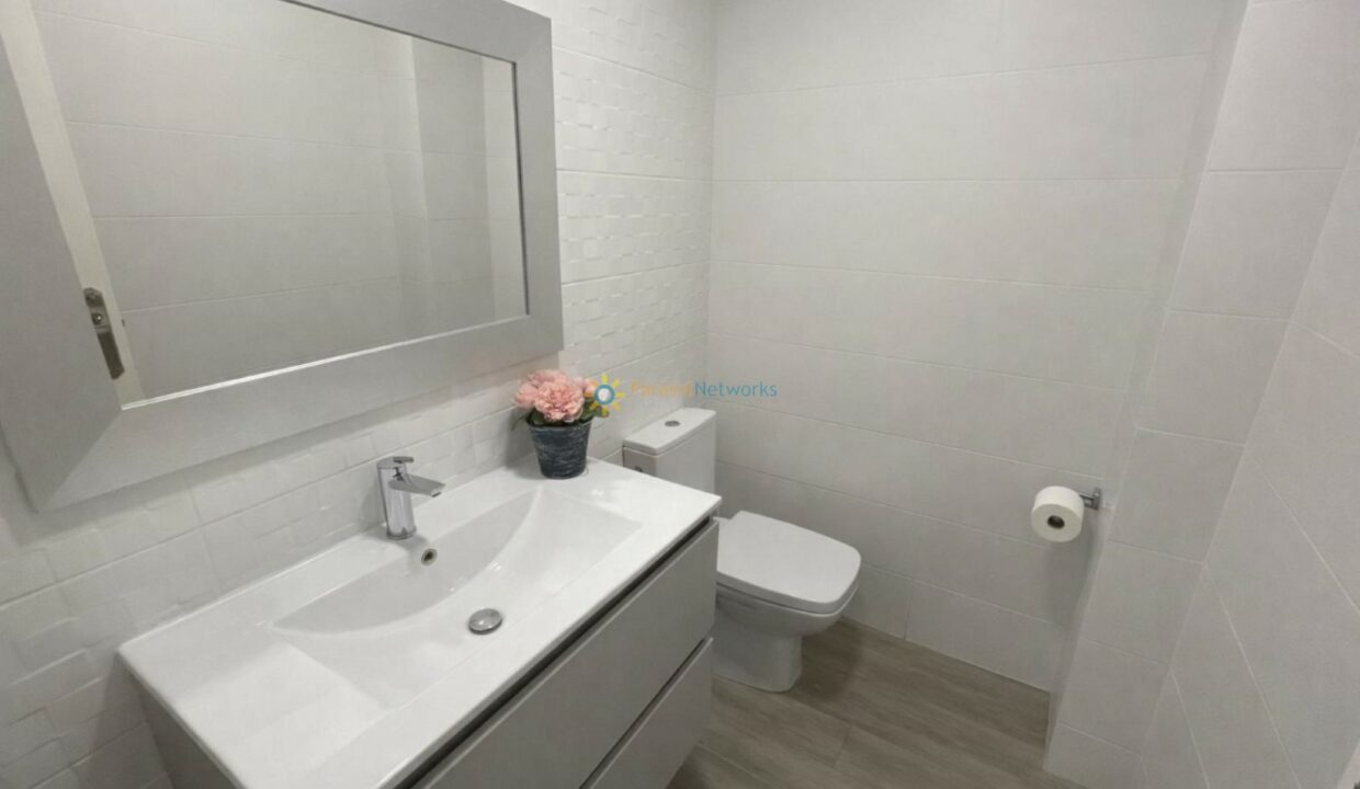 Baño moderno y minimalista elegante