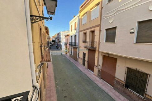 Calle andaluza al atardecer