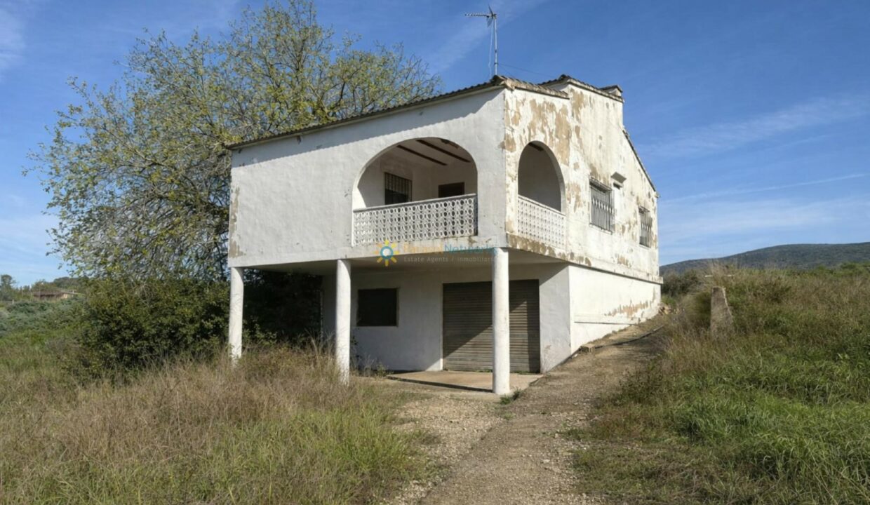 Casa abandonada en el campo