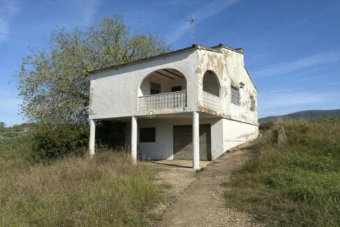 Casa abandonada en el campo