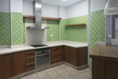 Cocina moderna con detalles elegantes