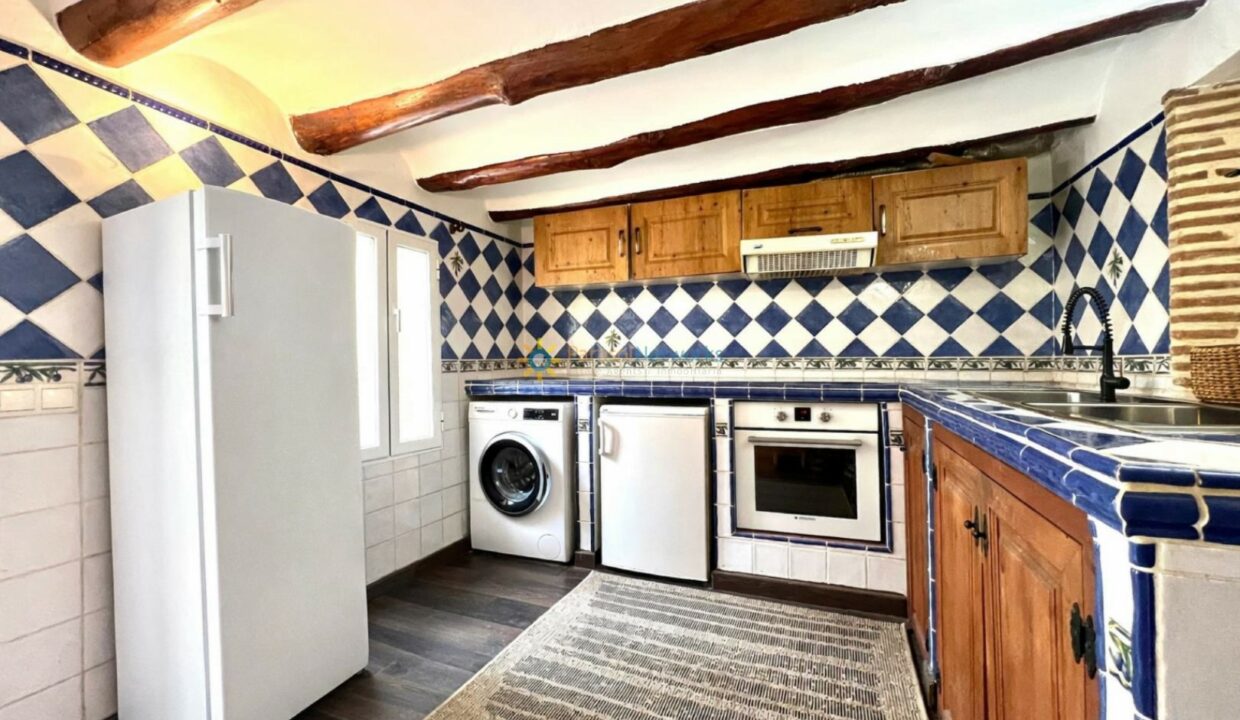 Cocina rústica de estilo tradicional