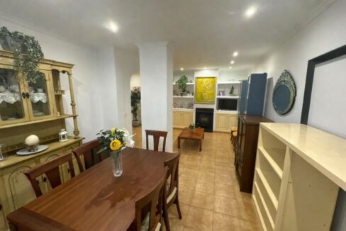 Comedor y salón luminoso y elegante