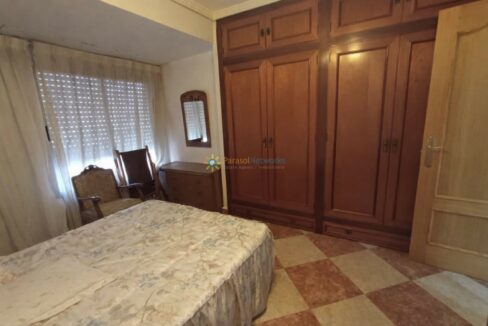 Dormitorio luminoso y acogedor(1)