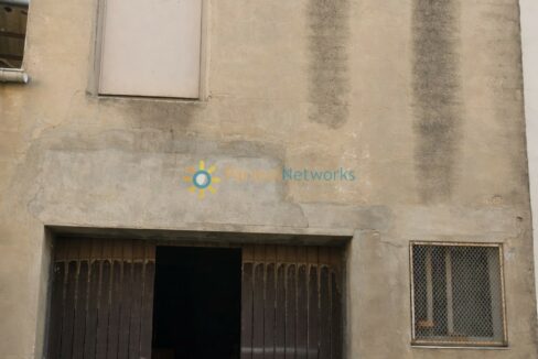 Edificio antiguo restaurado en la ciudad