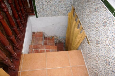 Escalera con azulejos tradicionales españoles