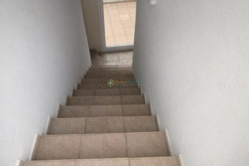 Escalera de azulejos terracota elegantes