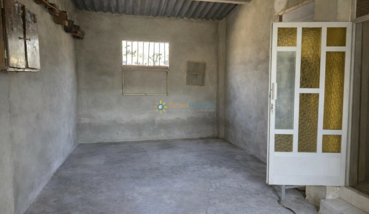 Garaje despejado y lleno de luz