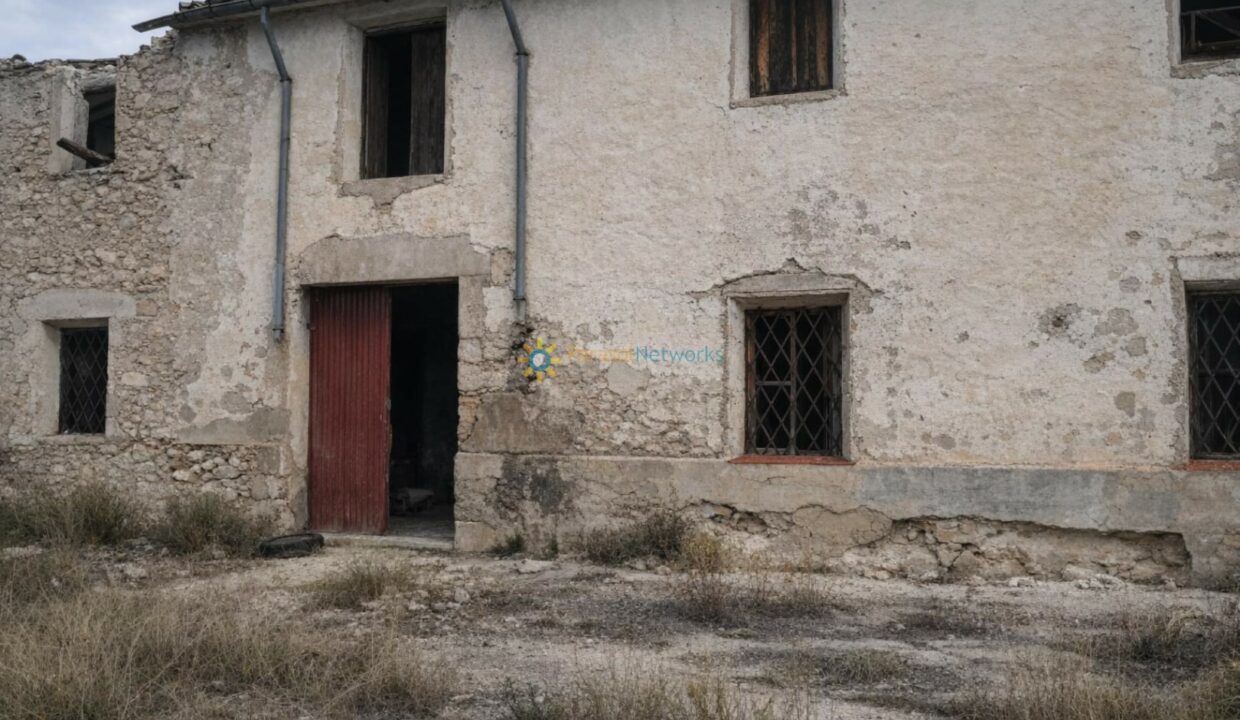 Granja abandonada en ruinas