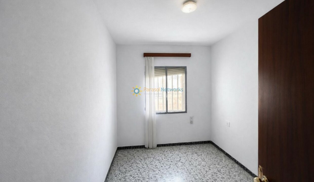 Habitación limpia y luminosa