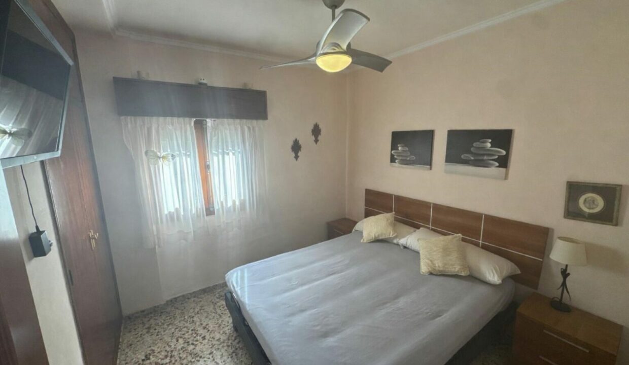 Habitación luminosa y tranquila