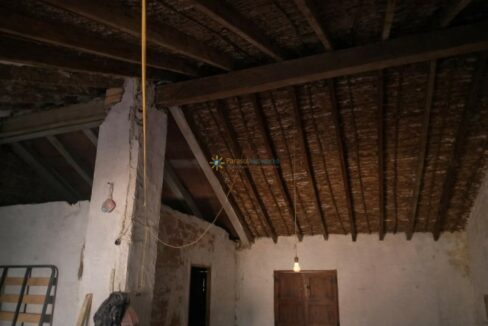 Habitación rústica en construcción