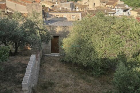 Jardín en terrazas sobre el pueblo