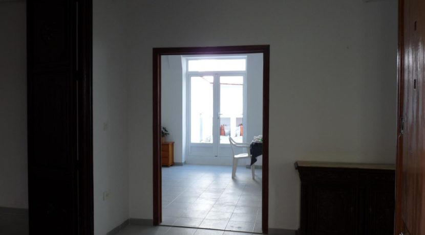 P1800211