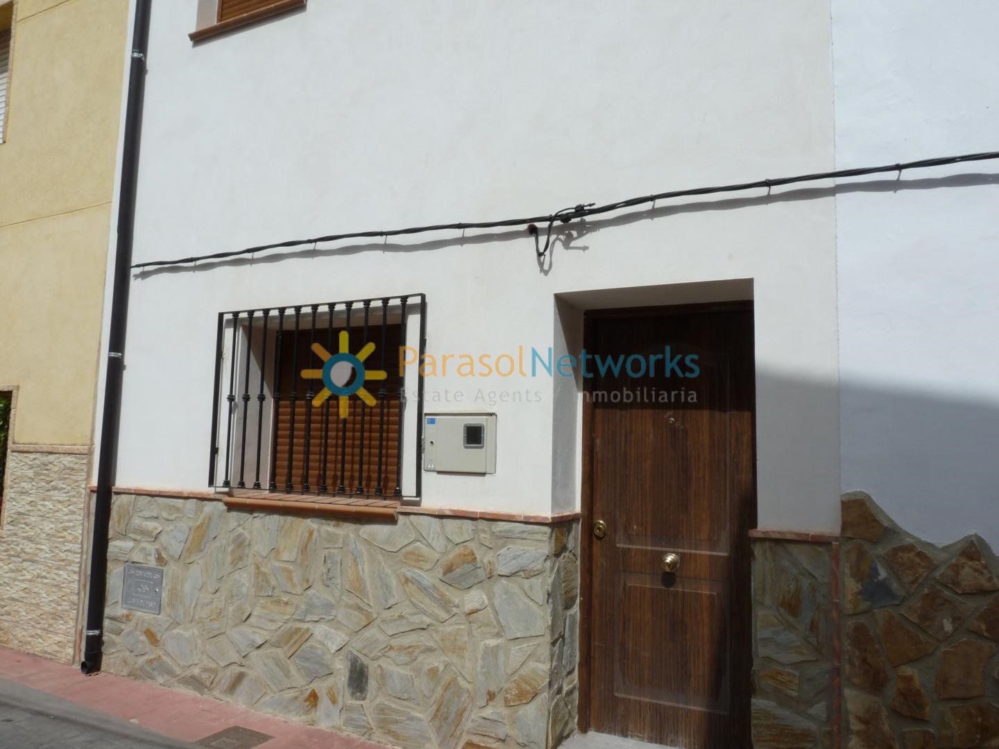 House for sale in Ador- Ref:1943