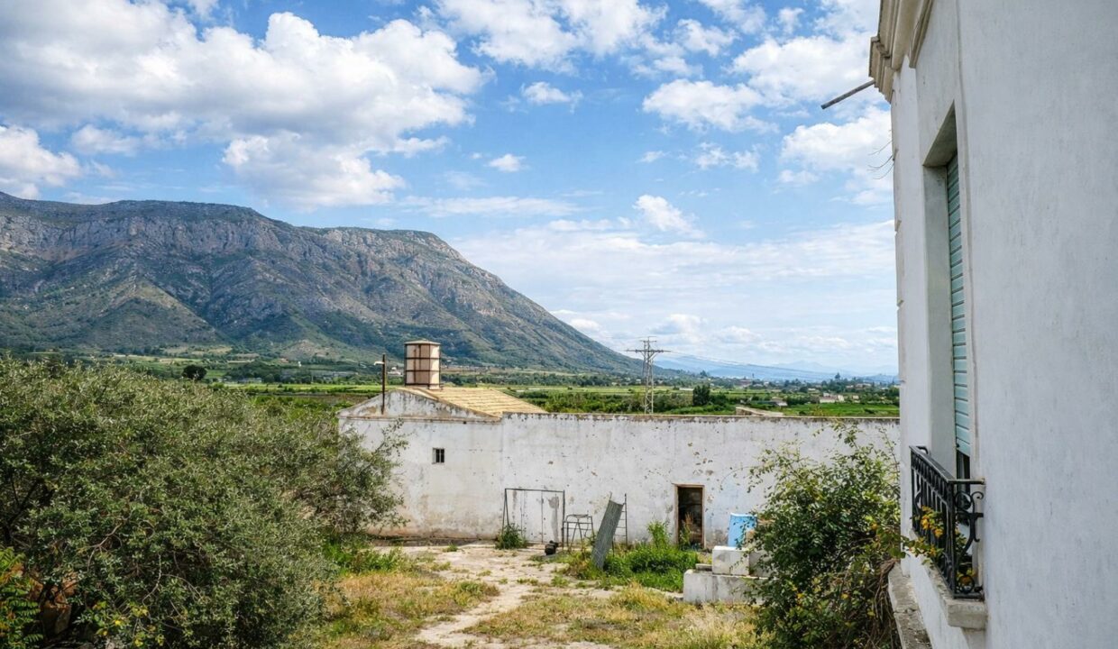 Paisaje mediterráneo rural en ruinas