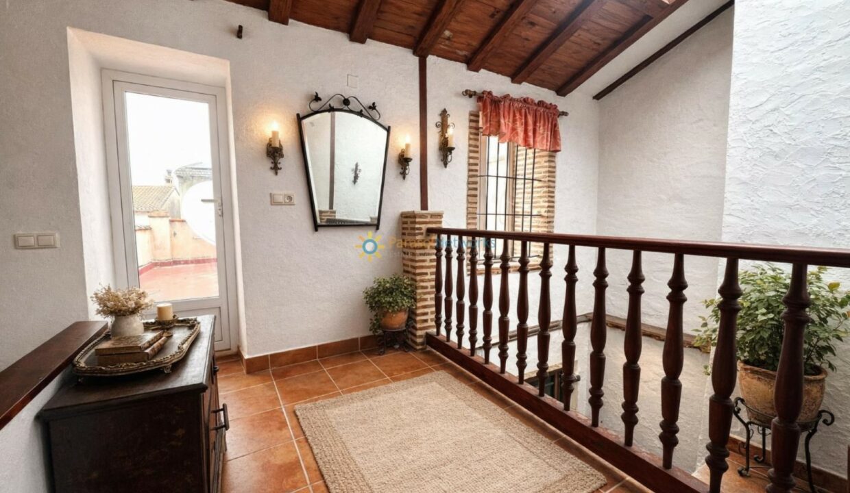 Pasillo mediterráneo con detalles vintage