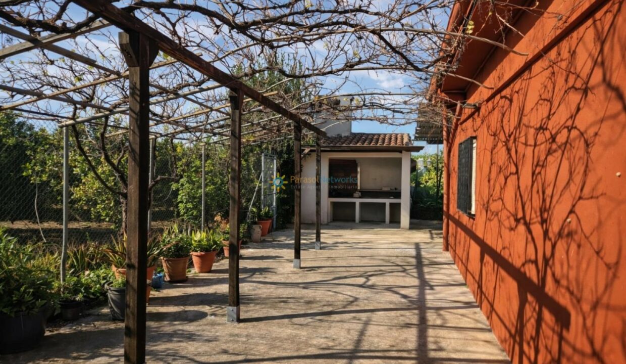 Patio al aire libre con pérgola