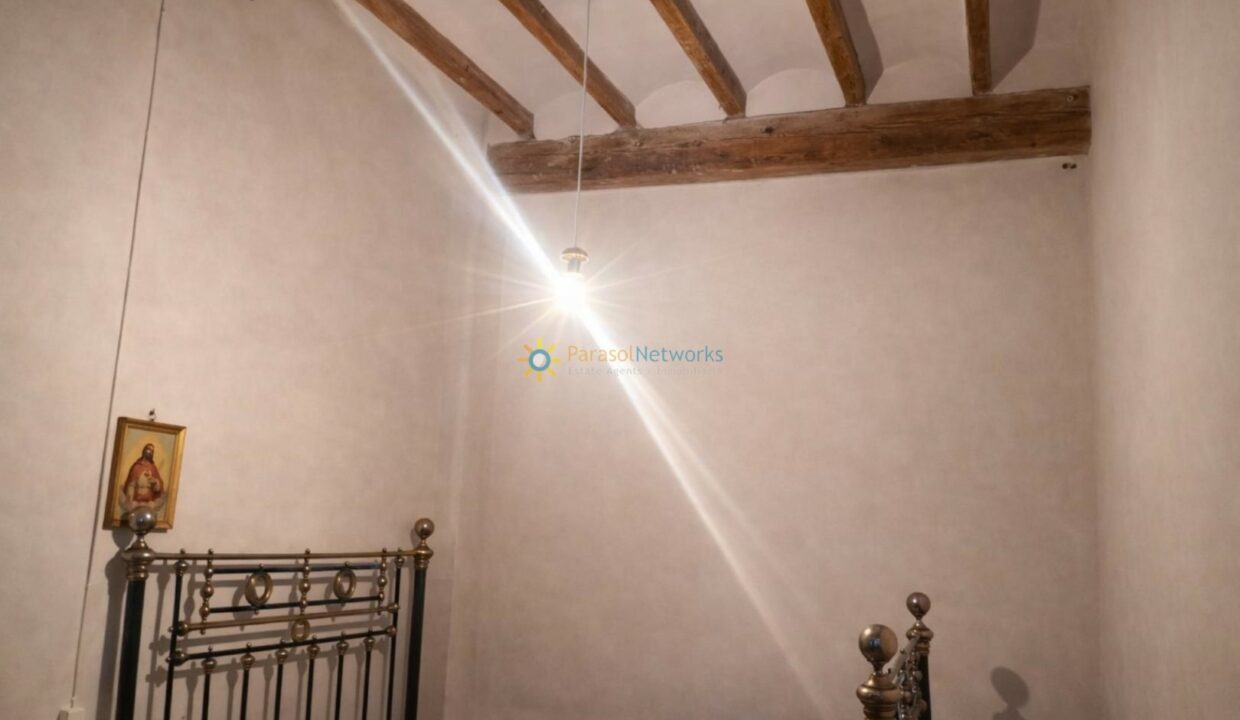 Rincón acogedor con detalles antiguos