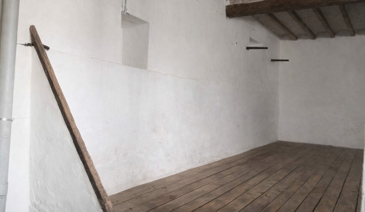 Rincón rústico con vigas envejecidas