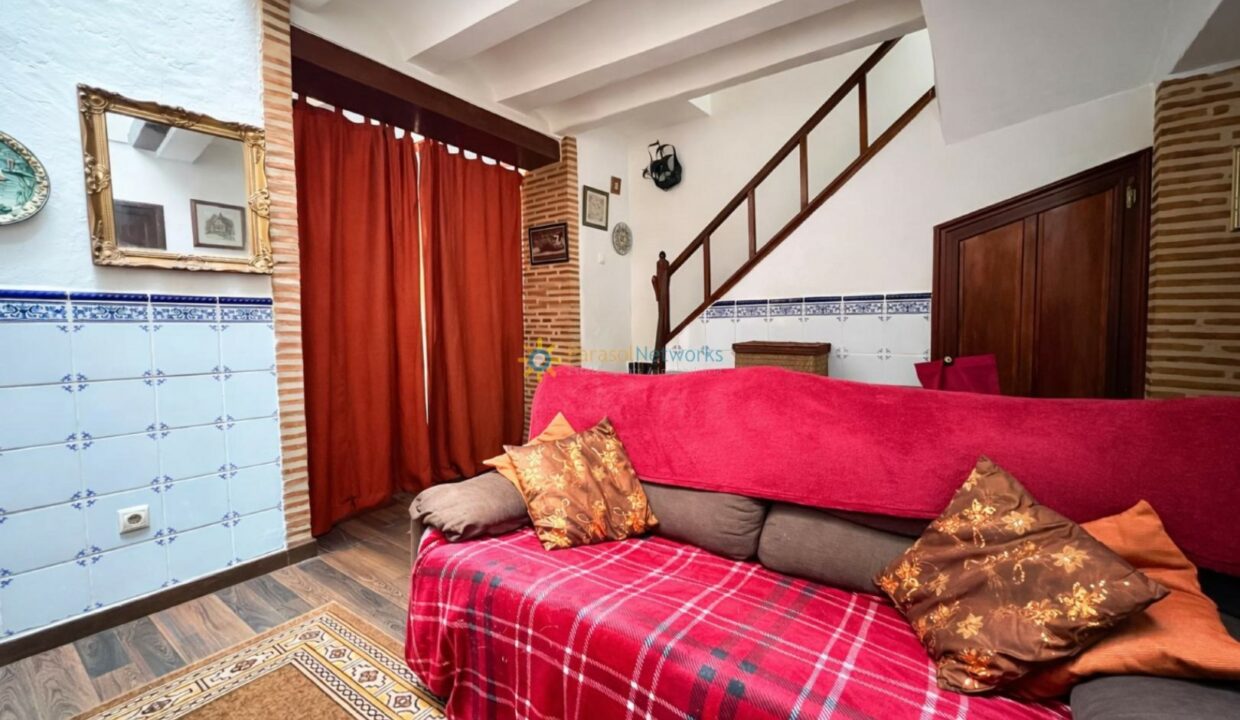 Sala acogedora con detalles elegantes