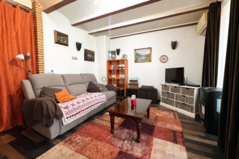 Sala de estar cálida y acogedora