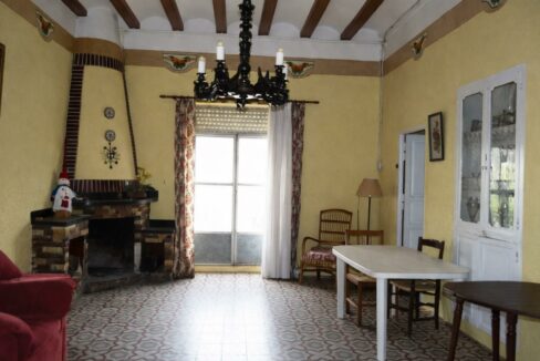 Sala de estar con estilo español