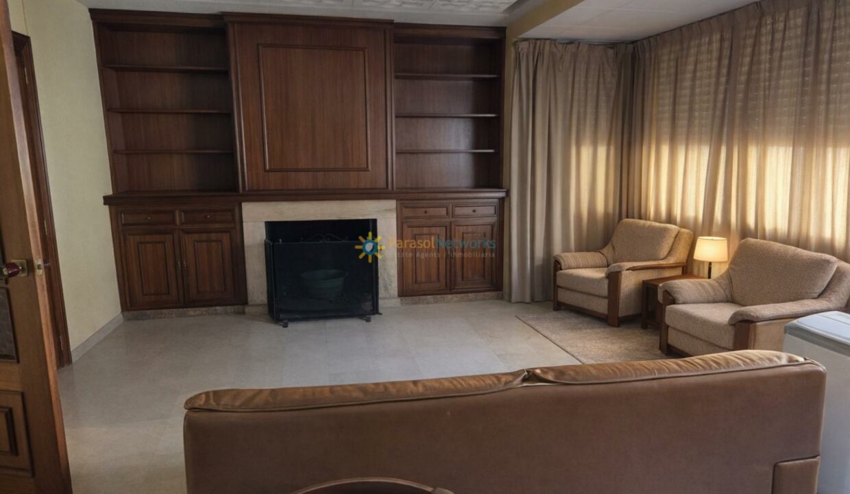 Sala de estar elegante y cálida