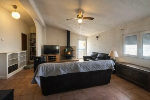 Sala de estar rústica y acogedora