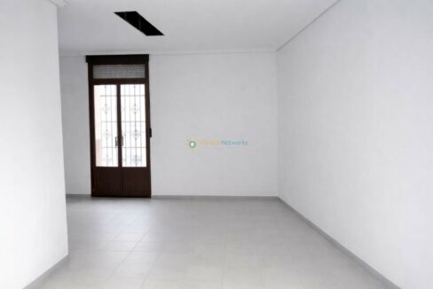 Sala limpia con luz natural