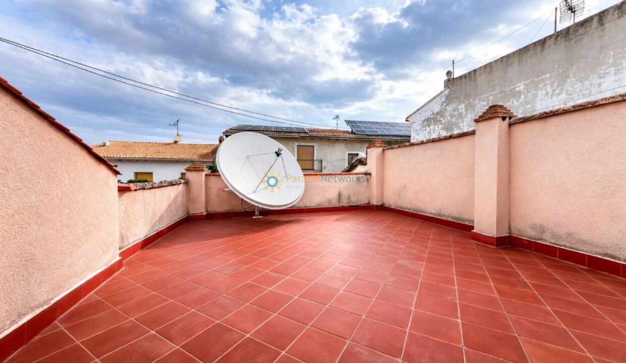 Terraza amplia con vista urbana