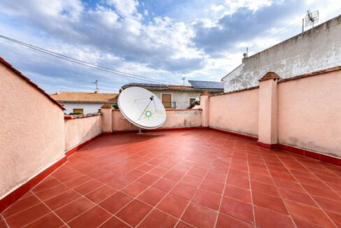 Terraza amplia con vista urbana