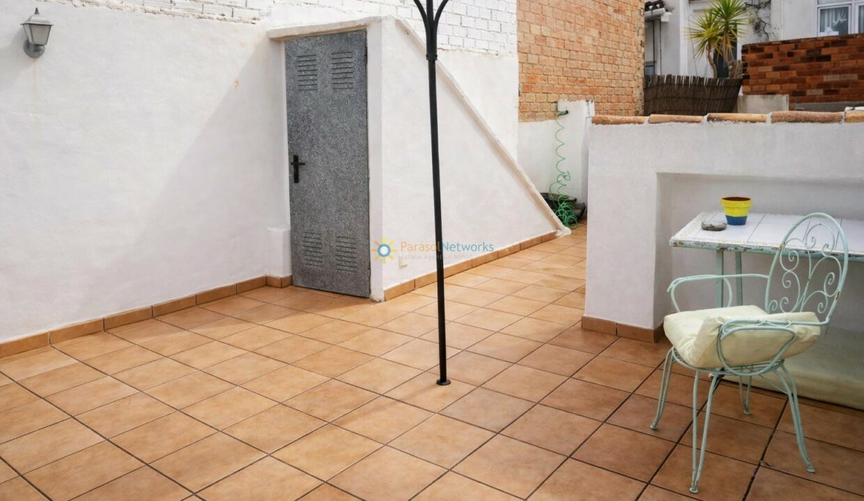 Terraza privada con detalles decorativos(1)