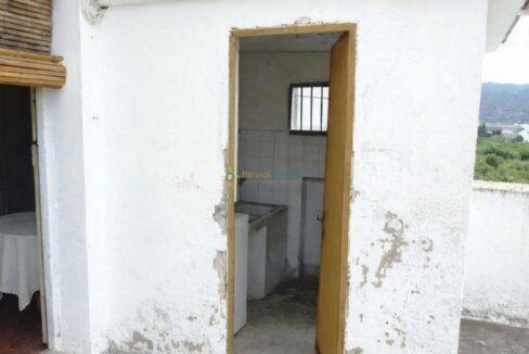 Ventana a un paisaje lejano