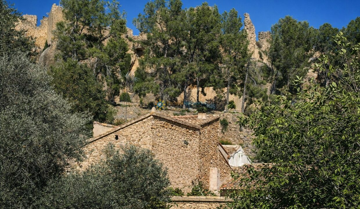 Villa antigua bajo el castillo(1)