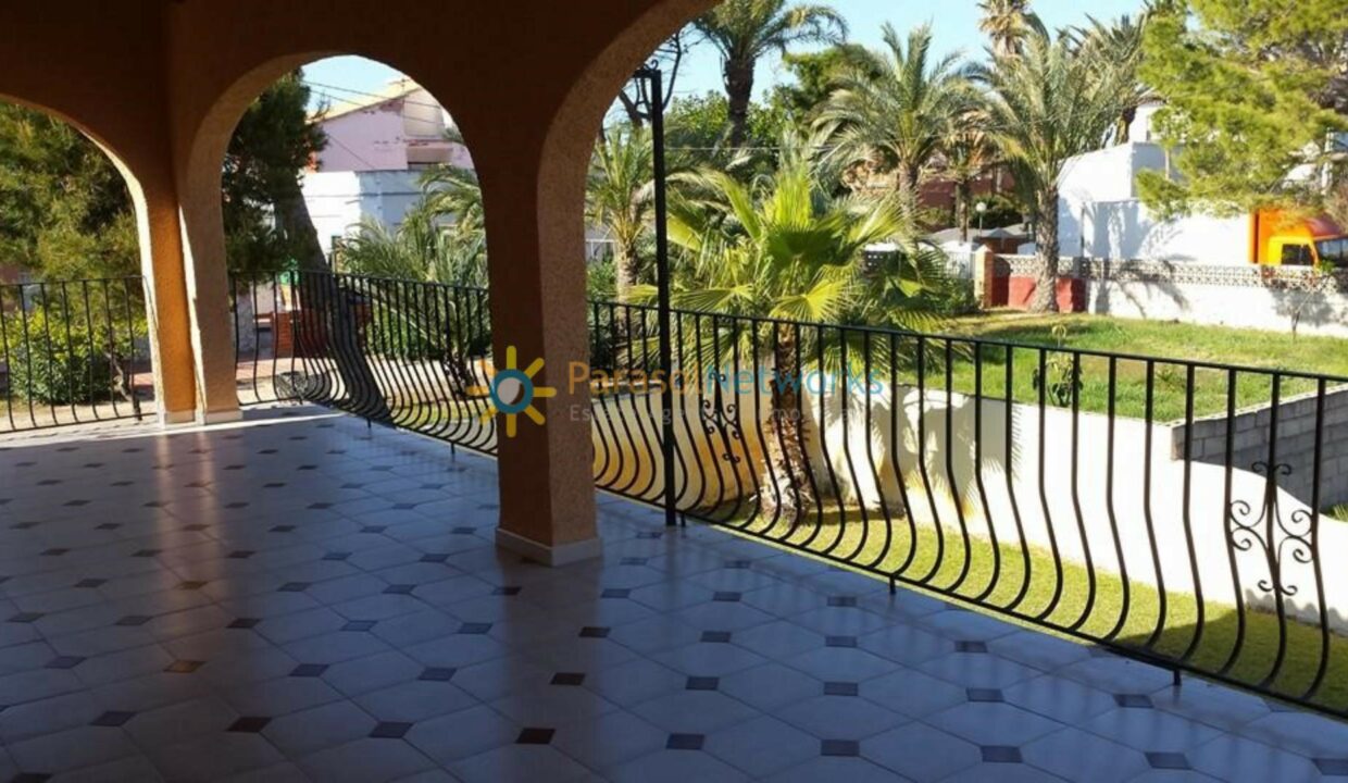 varias